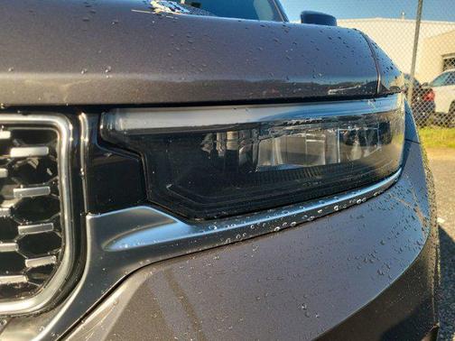 2023 Jeep Grand Cherokee Summit