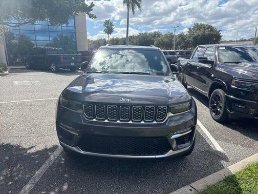 2023 Jeep Grand Cherokee Summit