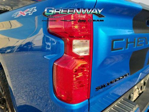 2022 Chevrolet Silverado 1500 Custom