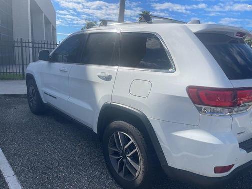 2020 Jeep Grand Cherokee Laredo