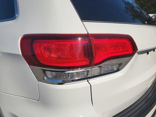 2020 Jeep Grand Cherokee Laredo