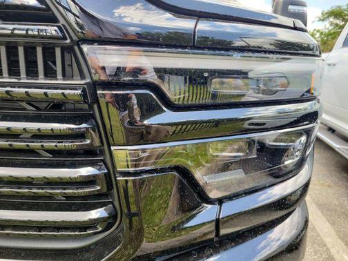 2025 RAM 3500 Laramie Crew Cab 4x4 8' Box