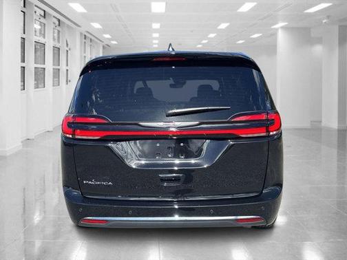 2024 Chrysler Pacifica Touring