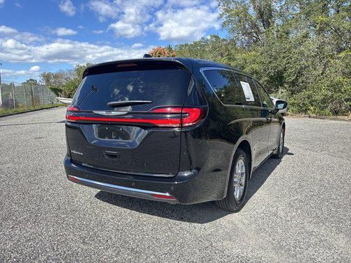 2024 Chrysler Pacifica Touring
