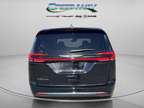 2024 Chrysler Pacifica Touring
