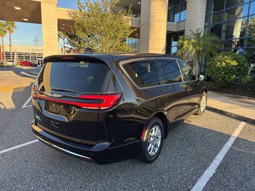 2024 Chrysler Pacifica Touring