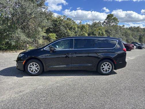 2024 Chrysler Pacifica Touring