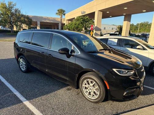 2024 Chrysler Pacifica Touring
