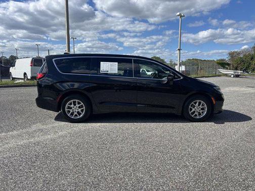 2024 Chrysler Pacifica Touring