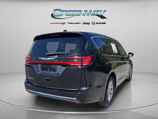 2024 Chrysler Pacifica Touring
