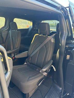 2024 Chrysler Pacifica Touring