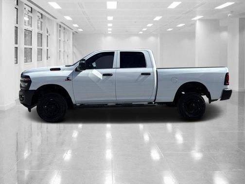 2025 RAM 2500 Tradesman Crew Cab 4x4 6'4' Box