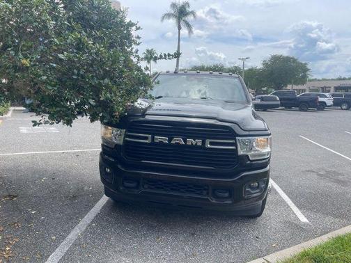 2020 RAM 3500 Big Horn Crew Cab 4x4 8' Box