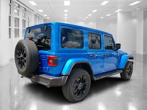 2025 Jeep Wrangler 4xe Sahara