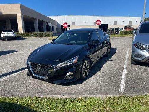 2022 Nissan Altima 2.5 SV