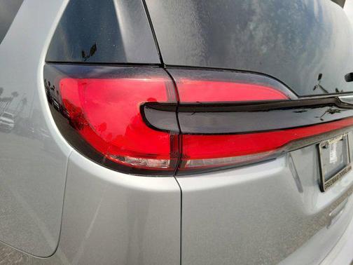 2025 Chrysler Pacifica L