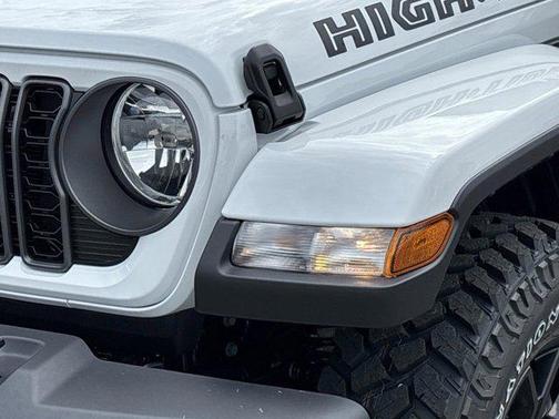 2025 Jeep Gladiator High Tide