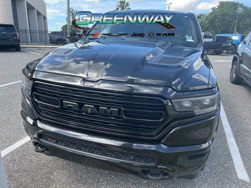 Diamond Black Crystal Pearlcoat 2023 RAM 1500 Limited