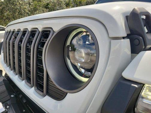2024 Jeep Wrangler 4xe Rubicon X