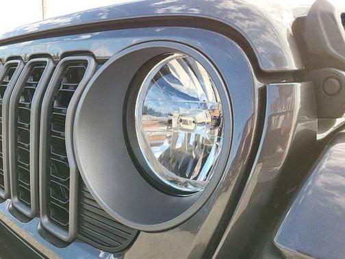 2025 Jeep Gladiator Nighthawk