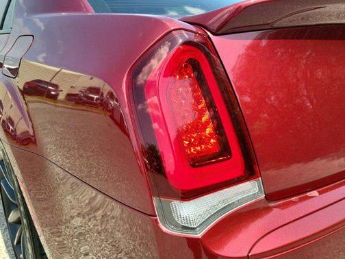 2023 Chrysler 300 C