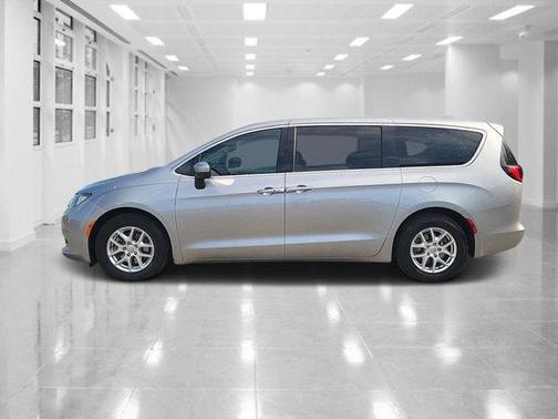 2017 Chrysler Pacifica LX