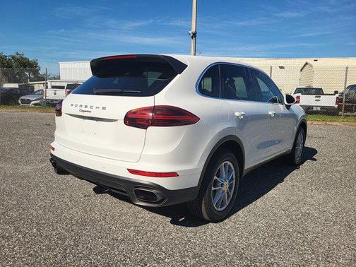 2016 Porsche Cayenne Base
