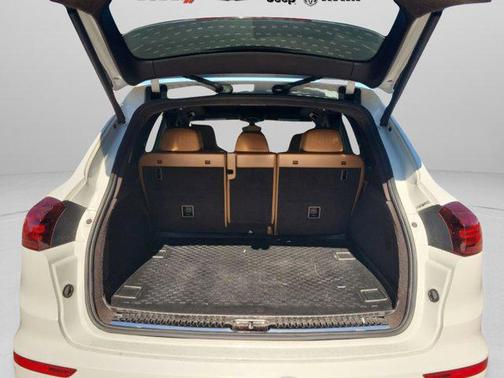 2016 Porsche Cayenne Cayenne