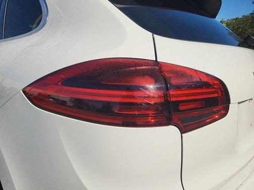 2016 Porsche Cayenne Base