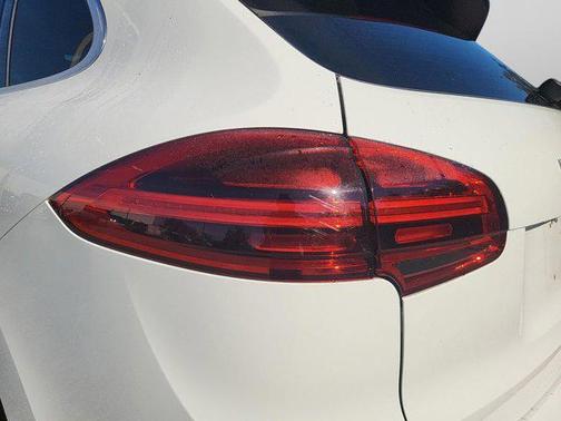 2016 Porsche Cayenne Cayenne