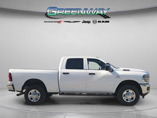 2026 RAM 2500 Tradesman Crew Cab 4x4 6'4' Box