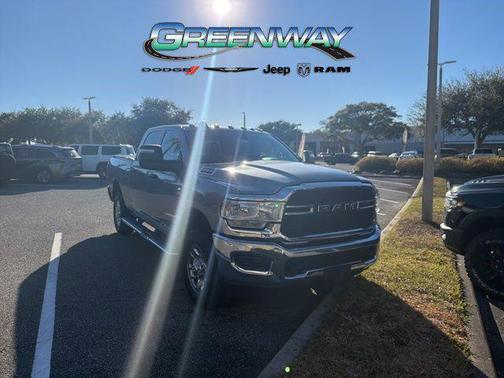 2023 RAM 2500 Tradesman Crew Cab 4x4 6'4' Box
