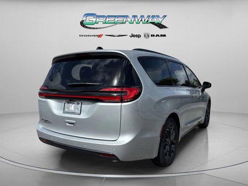 2026 Chrysler Pacifica L