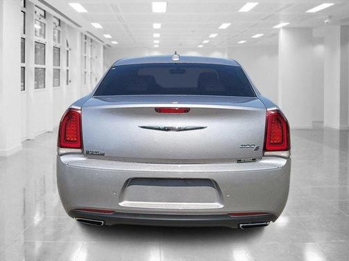 2018 Chrysler 300 S
