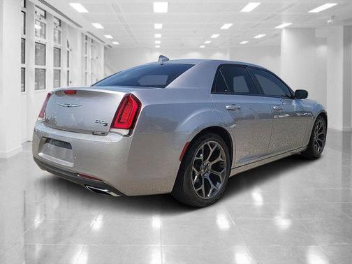 2018 Chrysler 300 S