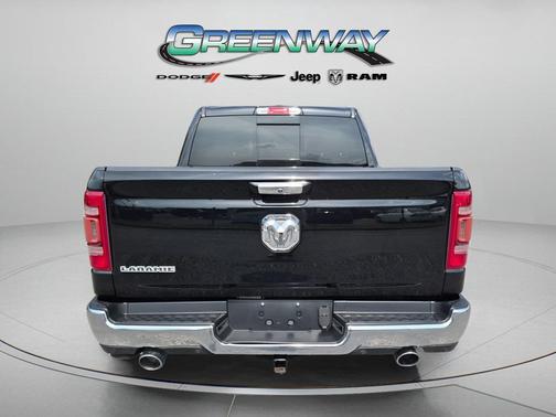 Diamond Black Crystal Pearlcoat 2020 RAM 1500 Laramie