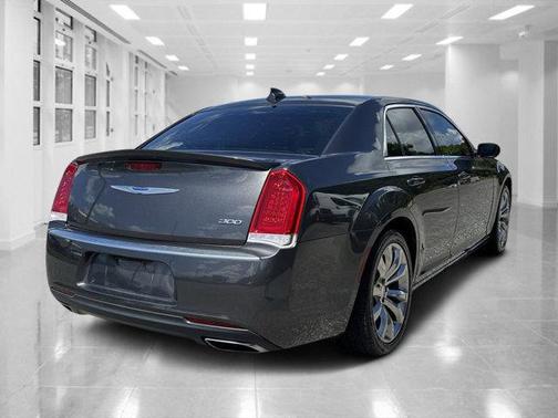 2019 Chrysler 300 Touring