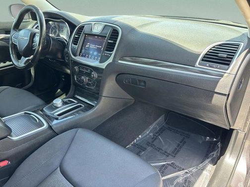 2019 Chrysler 300 Touring