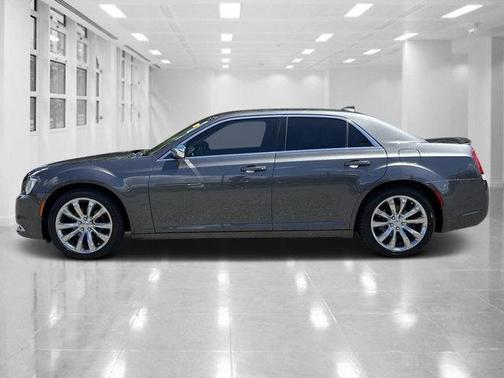 2019 Chrysler 300 Touring