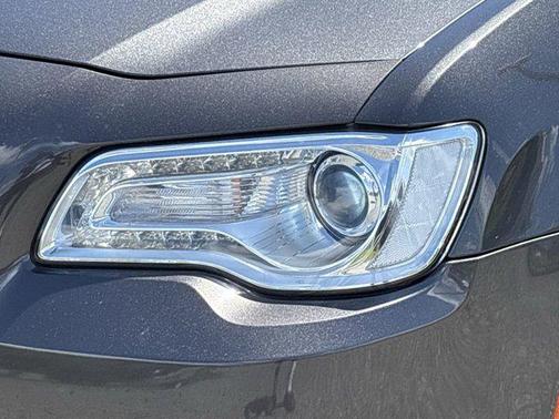 2019 Chrysler 300 Touring