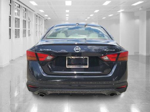 2020 Nissan Altima Platinum FWD