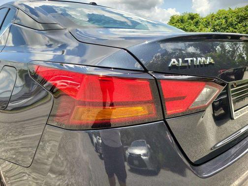 2020 Nissan Altima Platinum FWD