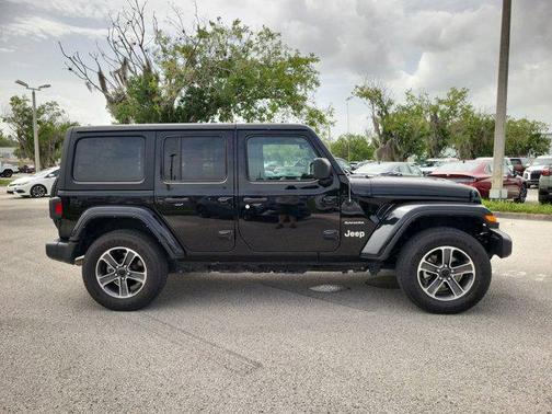 2023 Jeep Wrangler 4-Door Sahara 4x4