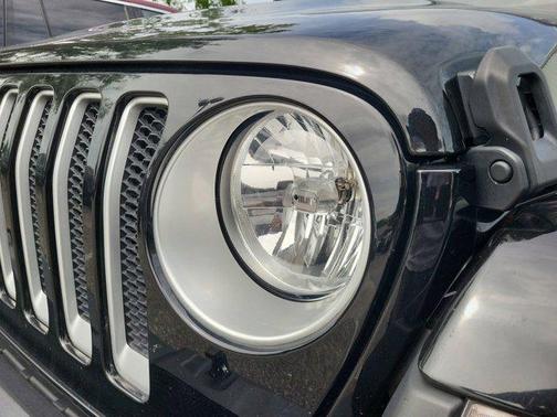 2023 Jeep Wrangler 4-Door Sahara 4x4