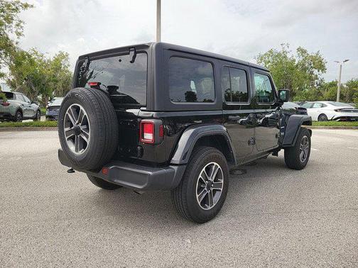 2023 Jeep Wrangler 4-Door Sahara 4x4
