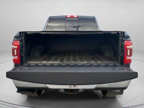 2019 RAM 2500 Laramie Crew Cab 4x4 6'4' Box
