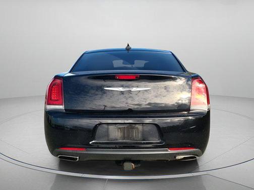 2019 Chrysler 300 Touring