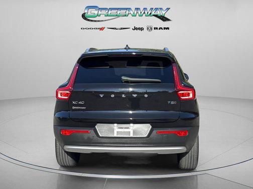 2020 Volvo XC40 T5 Momentum