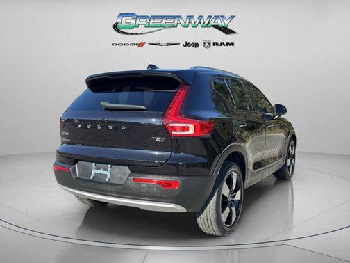 2020 Volvo XC40 T5 Momentum