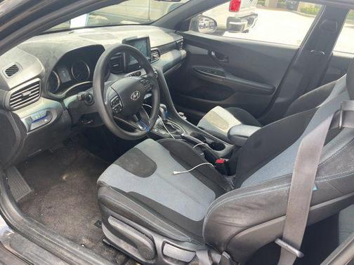 2019 Hyundai Veloster 2